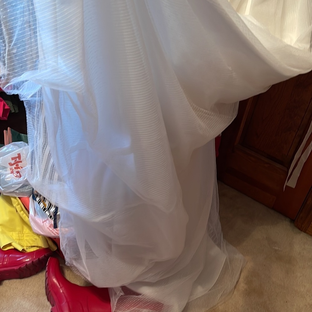 Wedding Dress stella york 7560. Size 10 in Ivory - Picture 8 of 10
